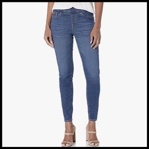 🌺Totally Shaping Pull On Skinny Jeans Size 16🌺